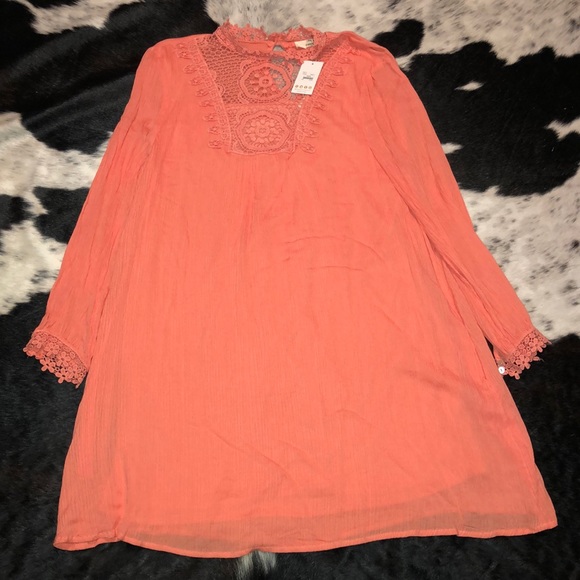 entro Dresses & Skirts - Peachy dress